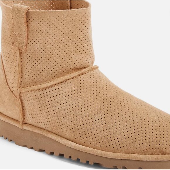 NEW UGG AUSTRALIA CLASSIC MINI PERF ANKLE BOOTS WOMENS 6 TAN TAWNY #1016852 - Picture 6 of 7